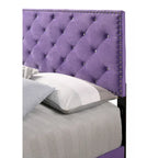 Lit plateforme Queen en velours violet avec garniture cloutée – 1 personne